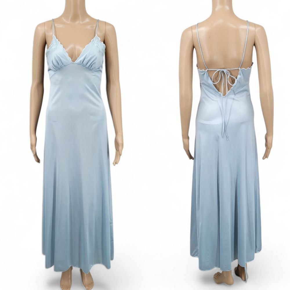 Maidenform Dreamwear Vintage Blue Nylon Open Back Nightgown Embroidered